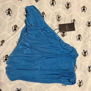 NWT lioness goddess top 🦁